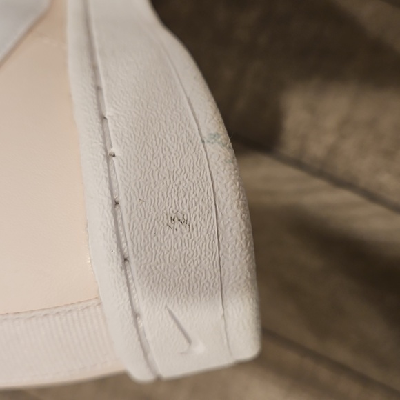 Nike Women's Court Royale2 SZ 6.5 - Picture 8 of 11